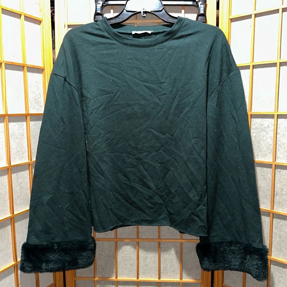 Zara Dark Green Sweatshirt with Faux Fur Cuffs & Bell Sleeves